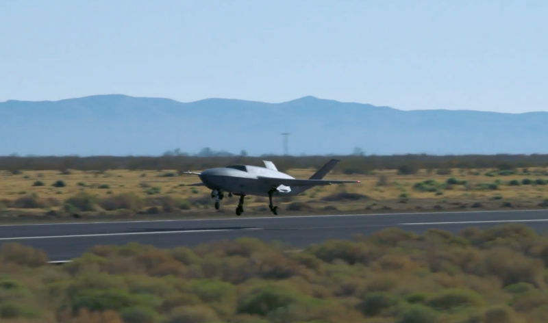 擺脫生冷編號，通用原子 CCA 無人僚機定名「Dark Merlin」