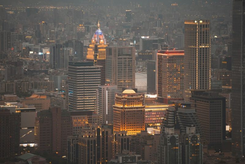 從 2016 到 2026：房市十年變化，首購族為何更難進場？