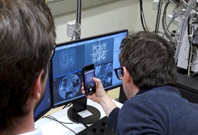 科學家製作世界最小奈米級 QR Code，需搭配電子顯微鏡才能掃得到