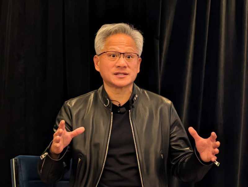 黃仁勳獲得輝達 400 萬美元獎金，相較 1,500 億美元資產只是九牛一毛