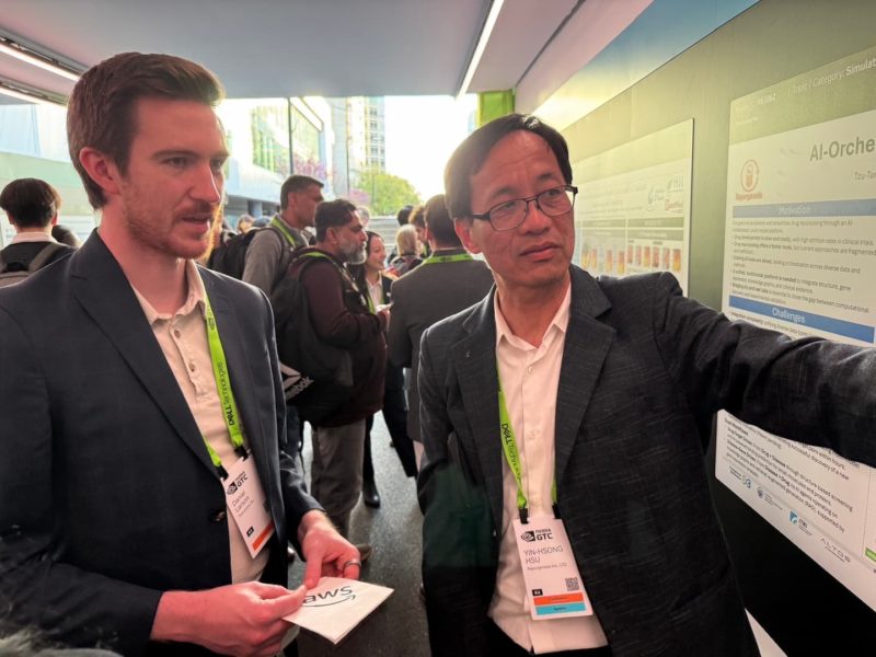 導入 NVIDIA BioNeMo 框架！華安 GTC 秀「智慧協奏」AI 新藥平台