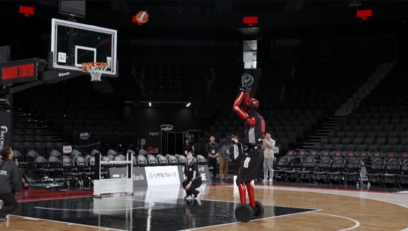 快可以看 AI 機器人打籃球了？豐田 CUE7 運球流暢、投籃精準