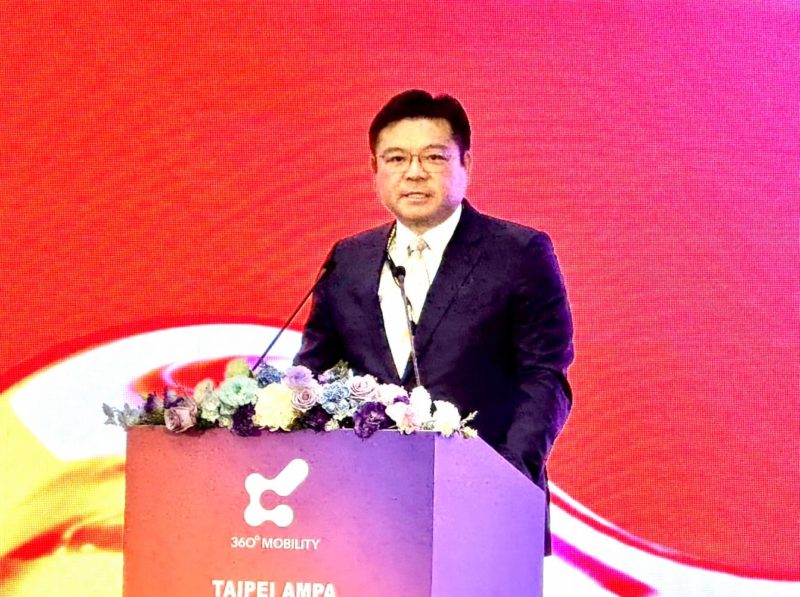 金仁寶車電技術全面升級！金寶智慧座艙、康舒 800V 電源模組亮相