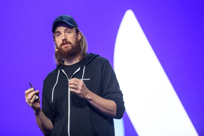AI 非威脅反助攻  協作軟體商 Atlassian 單日飆 29%