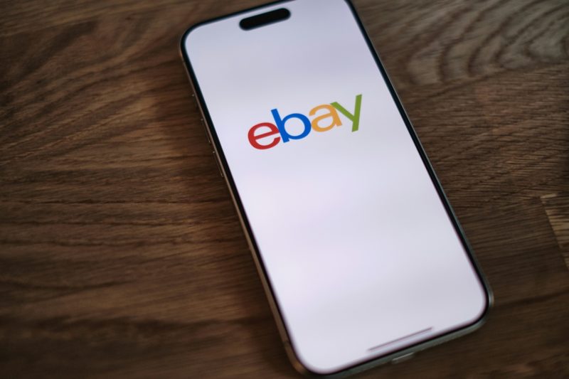 GameStop 豪賭轉型  擬以 560 億美元敵意併購 eBay