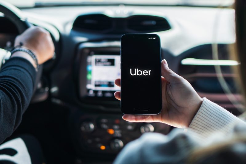 Uber 財測優、估消費仍穩健  擴大布局自駕計程車