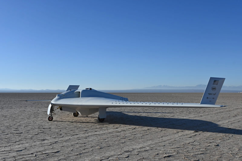 結合匿蹤與油電混合動力，DARPA 攜手諾格成功試飛 XRQ-73 無人機原型