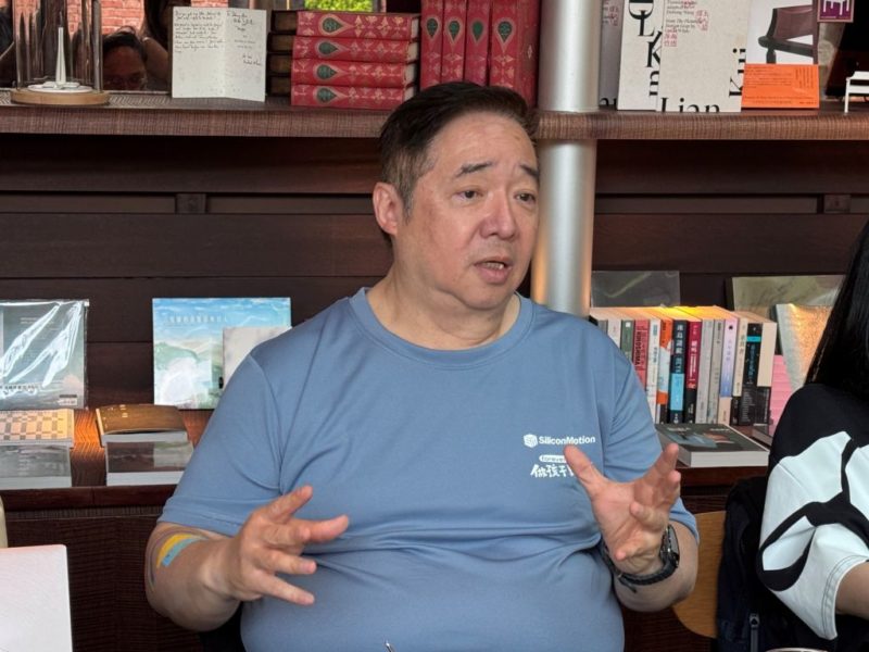 AI 狂潮下記憶體產能爭奪戰！慧榮苟嘉章：擴產要三年市場糾結成死胡同