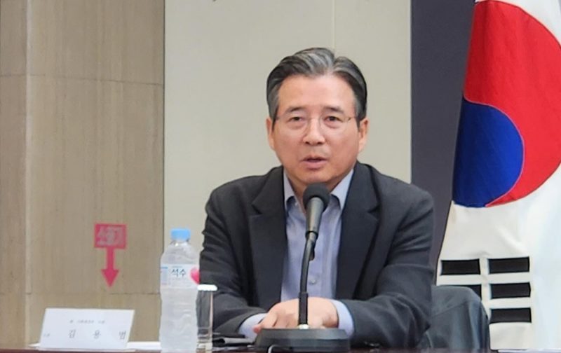 韓政策首長提「全民紅利」想分杯羹引驚慌？非徵收特定公司暴利稅、韓股止跌回升