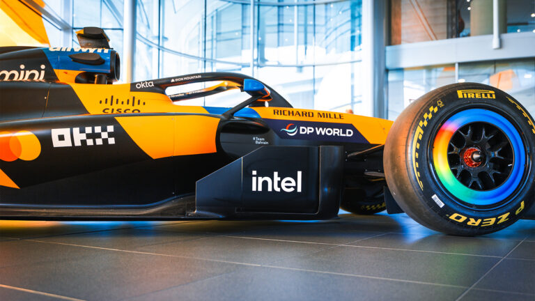 晶片雙雄 F1 賽道對決，英特爾攜手麥拉倫正面迎戰 AMD 與賓士車隊聯盟