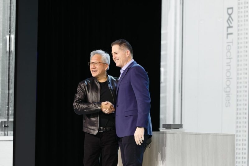 黃仁勳坦言 HBM 記憶體供給吃緊，攜手戴爾重塑 AI 基礎設施
