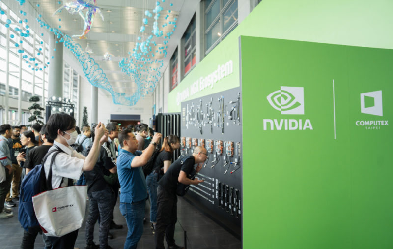 黃仁勳蘇姿丰提前造勢，COMPUTEX 成全球 AI 角力最前線