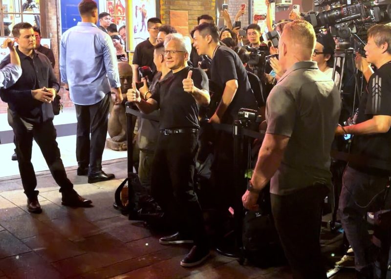 談華為「韜定律」，黃仁勳：是突破非威脅、台積電領先十年