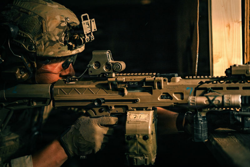M249 還是太重，SOCOM 啟動「輕量突擊機槍」FAMG 招標