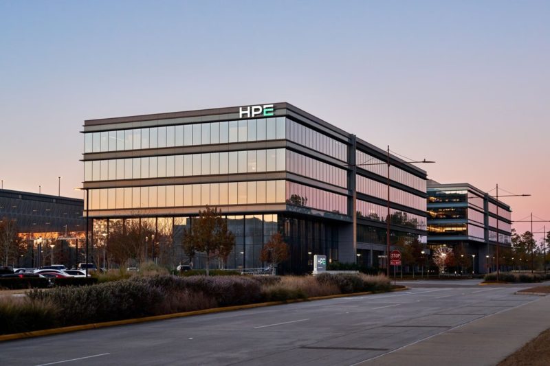 HPE 伺服器營收遠優、調高年度財測  盤後暴衝 30%