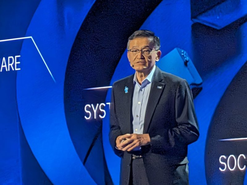 陳立武揭露英特爾代工與客製化晶片雙軌策略，彈性製造與擴大生態系合作成重心