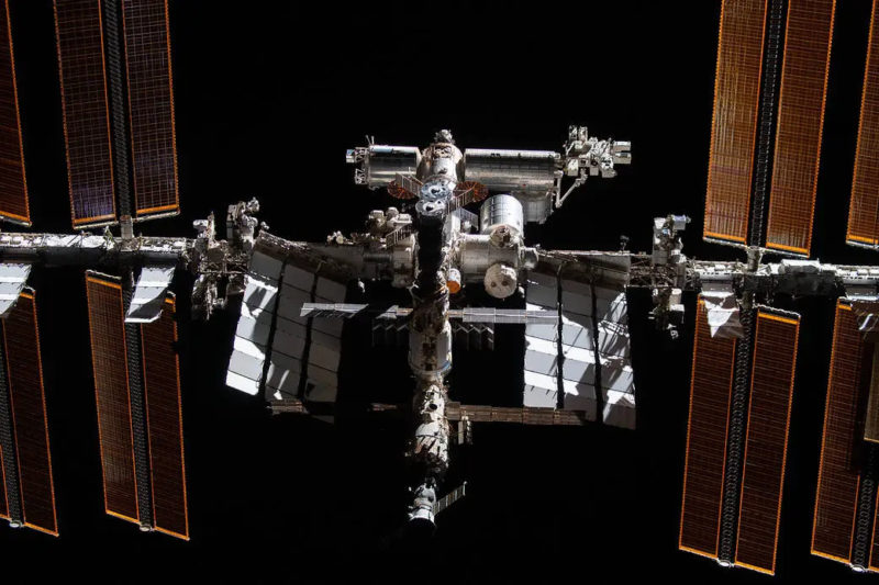 ISS 俄羅斯艙空氣洩漏急惡化，NASA 一度叫太空人緊急撤入逃生艙避難