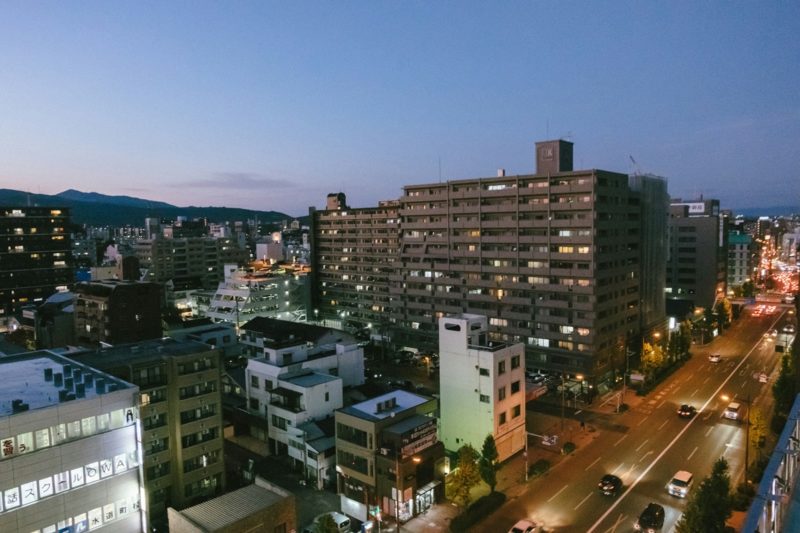 台積電帶動熊本旅客激增，周邊小鎮擬開徵住宿稅