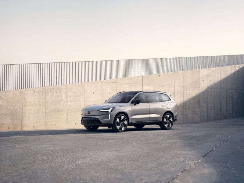 Volvo EX90 台灣預售啟動，299 萬元起接單