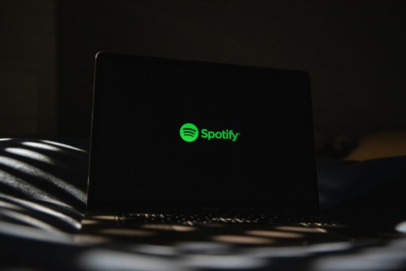 Spotify 移除「迪斯可球」暫時圖示，經典綠底標誌重返 iPhone