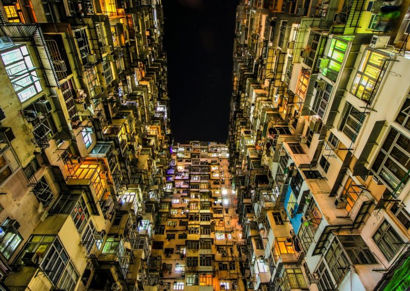 香港房屋愈來愈小，近 30 年縮小 26%