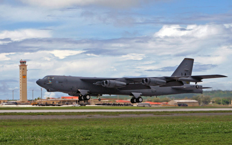 B-52 疲於奔命，美新世代空射核武平台 LRSO 測試面臨延宕