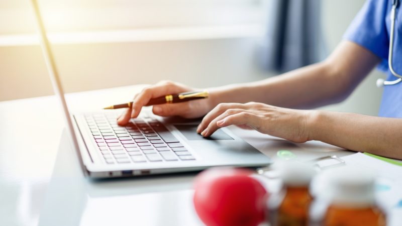 數位大黃金時代：AI 如何釋放長照一線雙手？