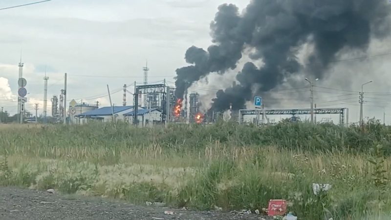 飛 2,500 公里、歷時 12 小時！烏克蘭無人機創最遠程紀錄，重創西伯利亞煉油廠