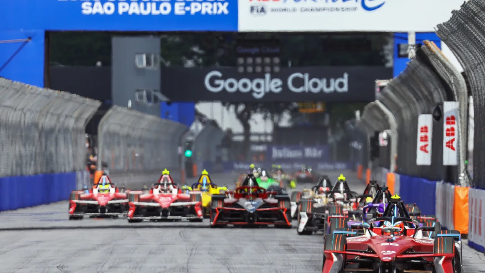 不只是贊助商，Google Cloud 如何用 Formula E 給自己的 AI 做壓力測試
