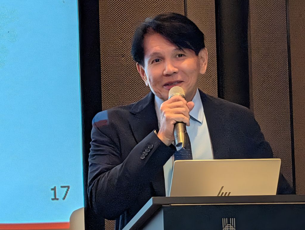 華邦電陳沛銘預警：明年記憶體缺貨更吃緊，啟動高雄新廠擴建