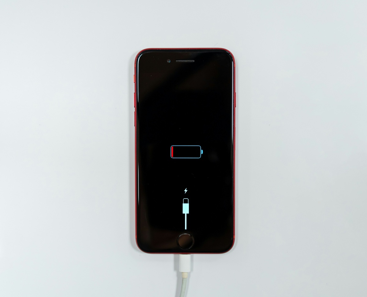 一次看懂 iPhone 電池健康度，教你如何查詢「循環次數」與判斷更換時機