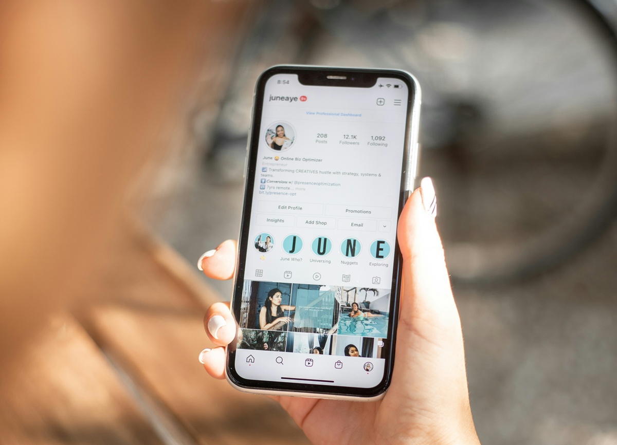 Instagram 加強 AI 帳號須標示規則，未如實揭露將遭限制推薦曝光