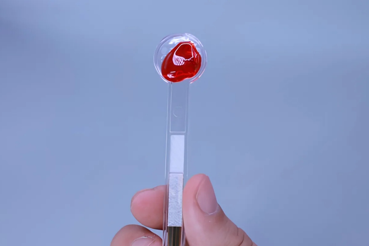 揮別痛苦的醫療棉棒，水蜜桃棒棒糖感測器 2 分鐘精準測量體內藥物濃度