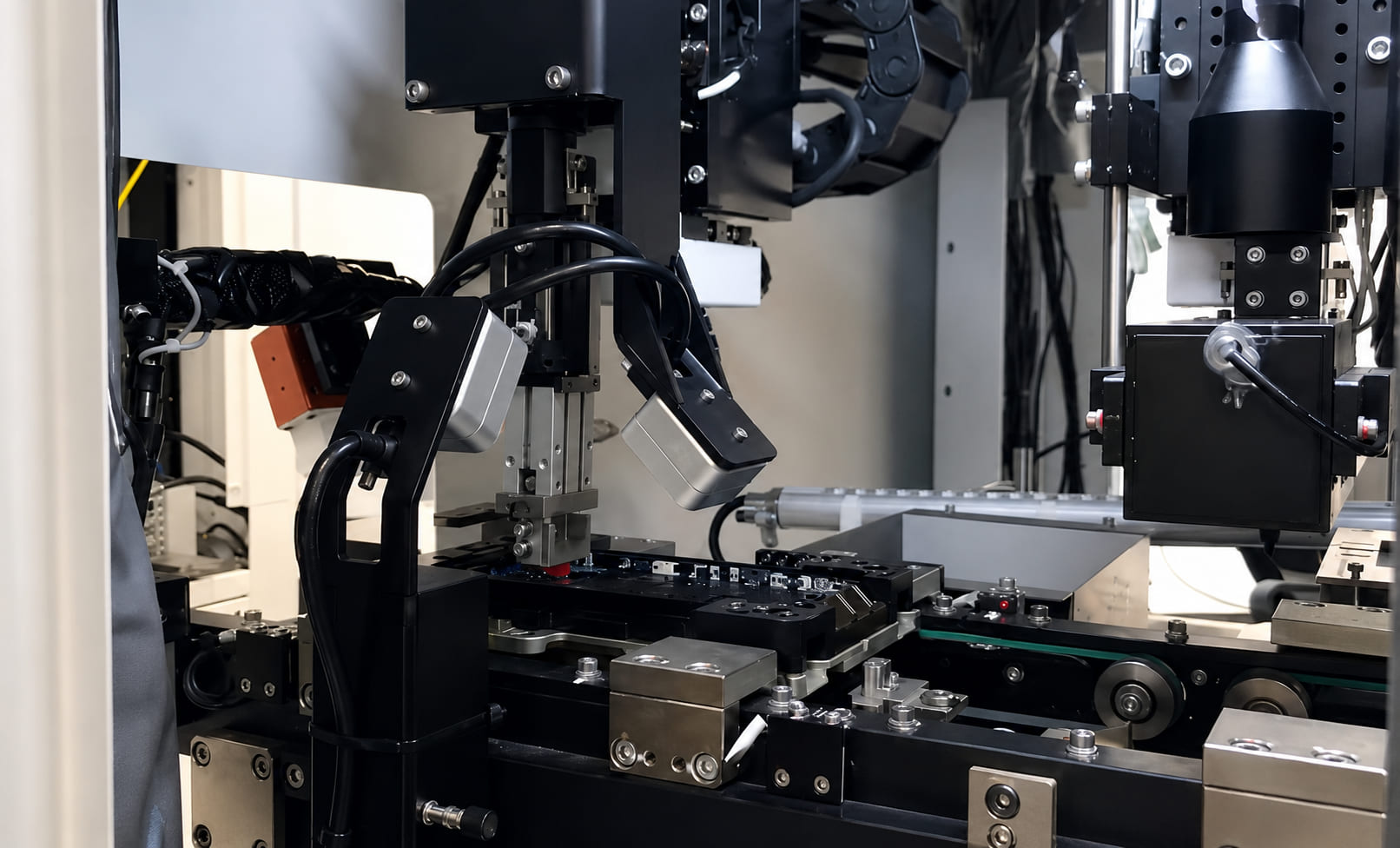 特斯拉前工程師創立 Industrial Next，攜手 BMW 訓練產線 AI 機器人不需重編程就能換線