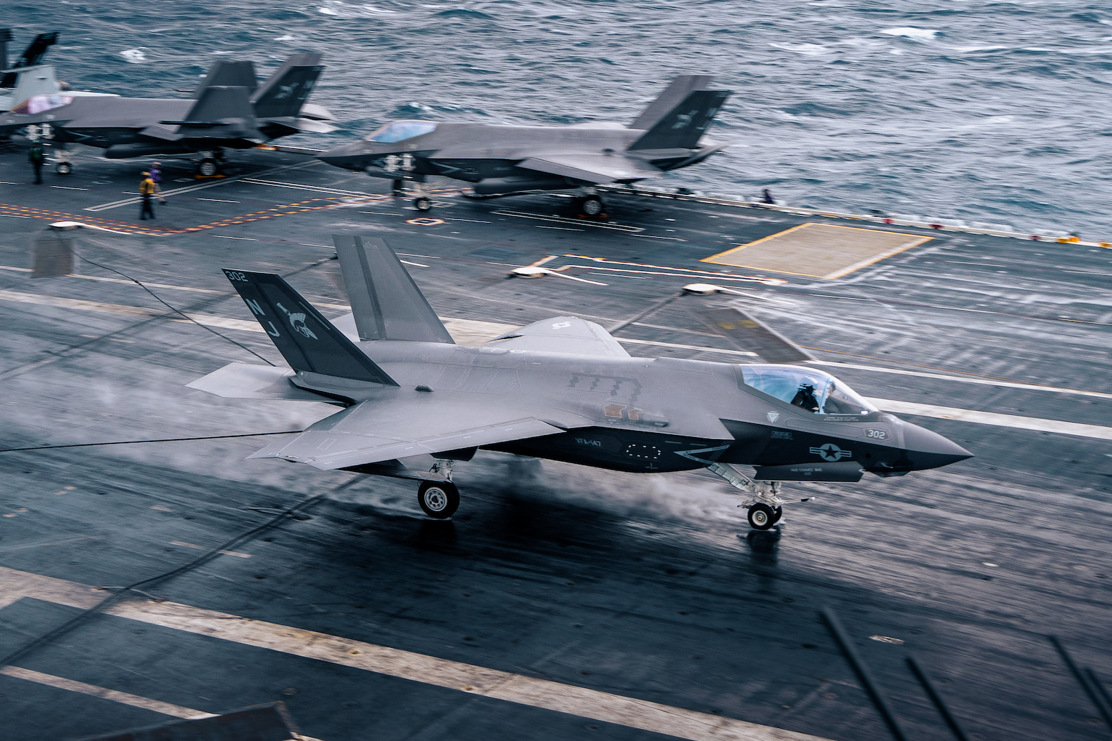 整合問題延宕多年，F-35C 首度在福特級航艦完成攔阻降落